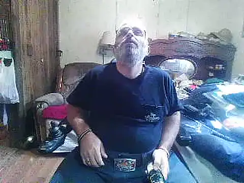 הופעת וובקאם של hearseguy77