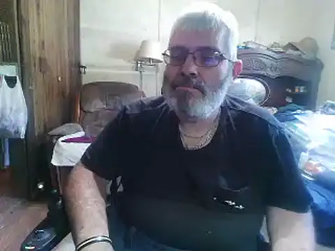 הופעת וובקאם של hearseguy77