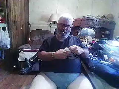 הופעת וובקאם של hearseguy77
