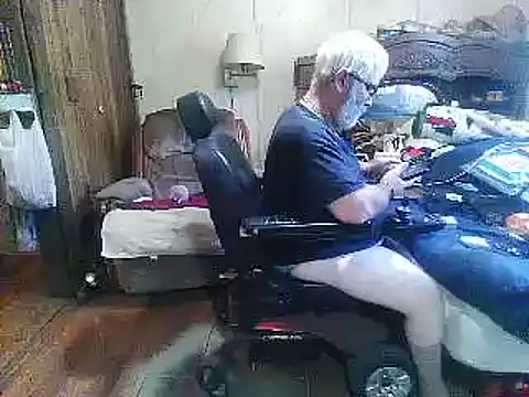 hearseguy77 Show in webcam