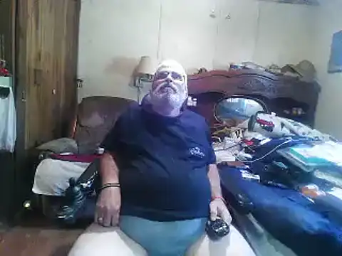 hearseguy77 Show in webcam