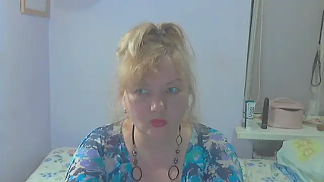 Lusi-777n Live XXX chat