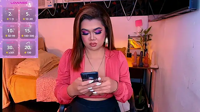 asiankatyhuge webcam show