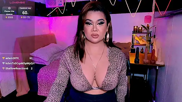 asiankatyhuge Pertunjukan Webcam