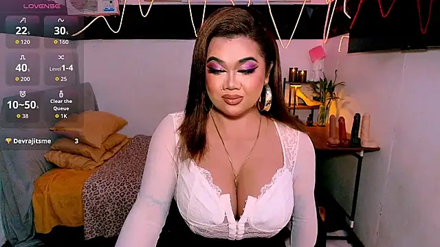 asiankatyhuge Adlı Modelin Web Kamerası Şovu