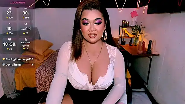 asiankatyhuge Webcam Show