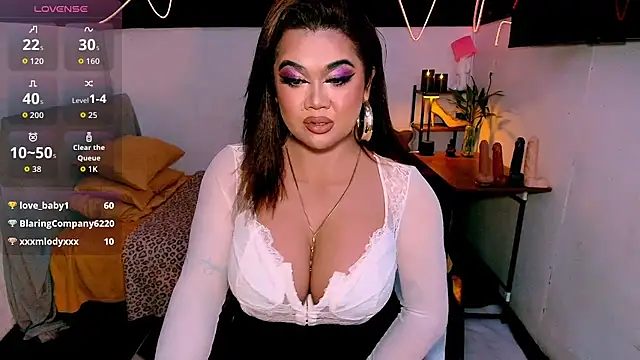 asiankatyhuge's Webcam Show