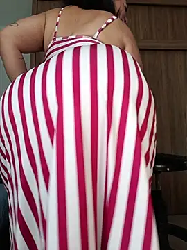 แชท XXX สดของ celeste_curvy