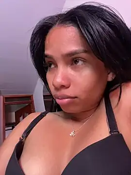 girlskinny06's Live XXX Chat