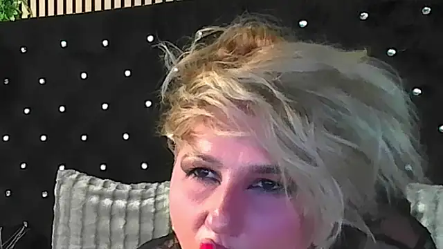 InannaStar Chat XXX in diretta