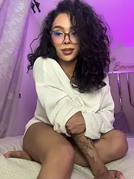 Samantha_Bernardo's Webcam Show