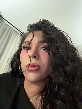Show modela Samantha_Bernardo na web-kameri