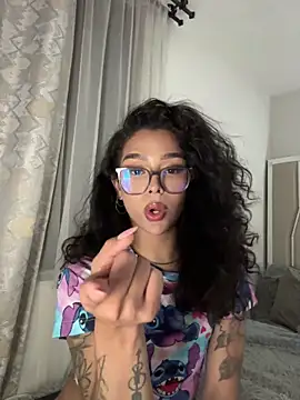 Samantha_Bernardo's Webcam Show