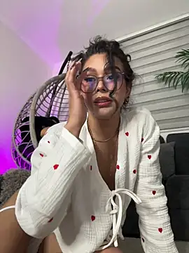 Samantha_Bernardoのウェブカメラショー