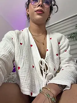 Samantha_Bernardo's Webcam Show