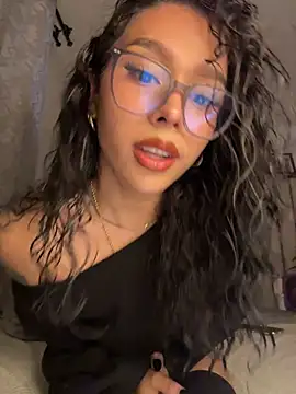 Samantha_Bernardoのウェブカメラショー