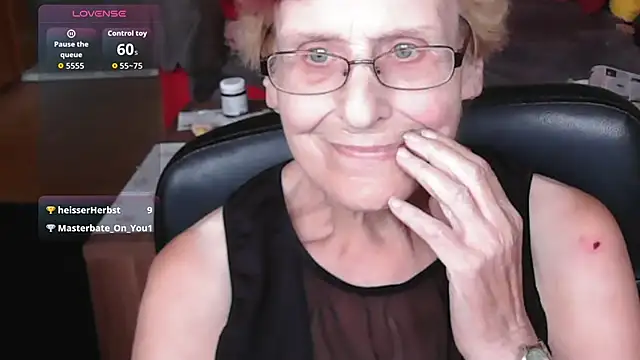 HeisseomaOriginal Adlı Modelin Canlı XXX Sohbeti