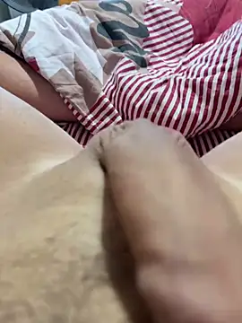 tttteeeeeooo: διαδικτυακό σόου στην κάμερα