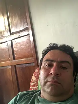 EmilianoGt Show Webcam