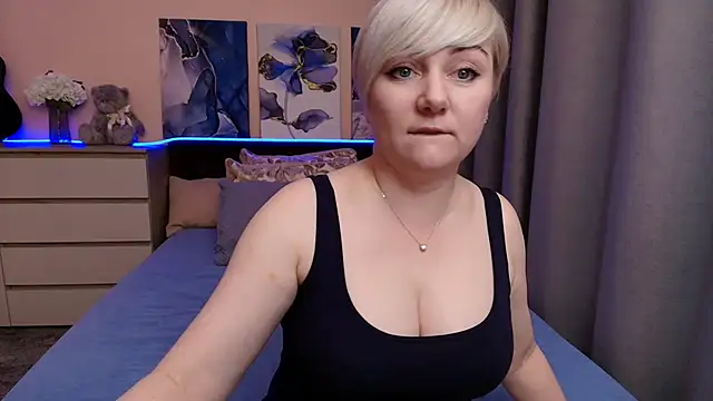 BlondPearl Show in webcam