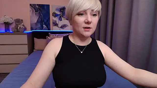 BlondPearl's Live XXX Chat