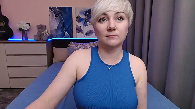 BlondPearl: διαδικτυακό σόου στην κάμερα