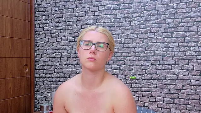 CuteBlondeMe – webcam-show