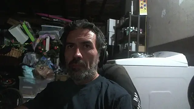 Anarchy_Burger: διαδικτυακό σόου στην κάμερα