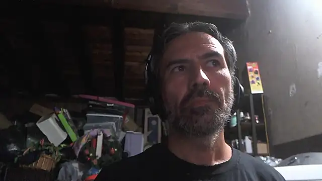 Anarchy_Burger Show in webcam