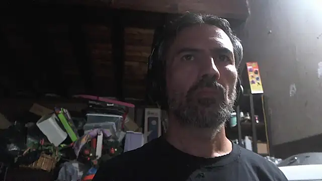 Anarchy_Burger: διαδικτυακό σόου στην κάμερα