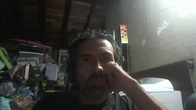 Anarchy_Burgern Webbikameraesitys