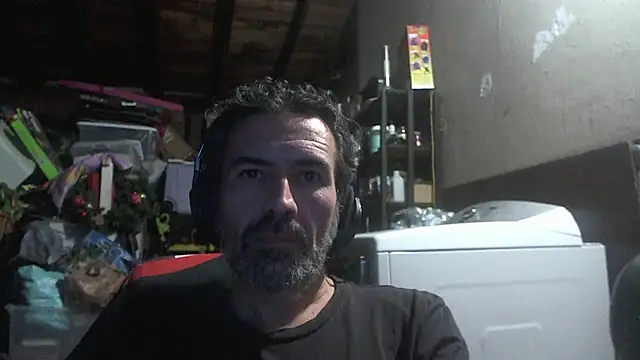 Anarchy_Burger Show in webcam