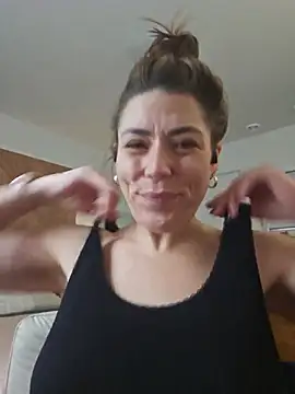 Ellie-Elizabeth's Live XXX Chat