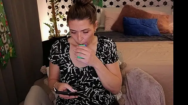 Ellie-Elizabeth's Webcam Show