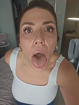 Ellie-Elizabeth Webcam Show