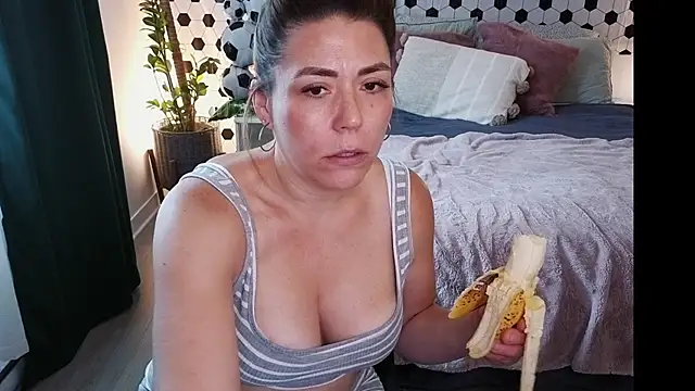 Ellie-Elizabeth's Webcam Show