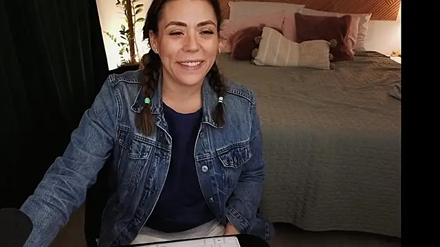 Ellie-Elizabeth's Webcam Show