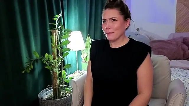 Ellie-Elizabeth Adlı Modelin Canlı XXX Sohbeti