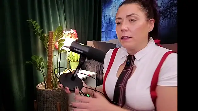 Ellie-Elizabeth Show Webcam