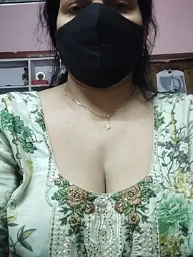 EZMA_7's Live XXX Chat