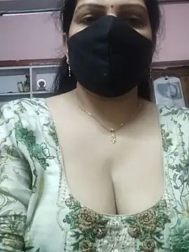 צ'אט XXX בשידור חי של EZMA_7