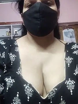 צ'אט XXX בשידור חי של EZMA_7