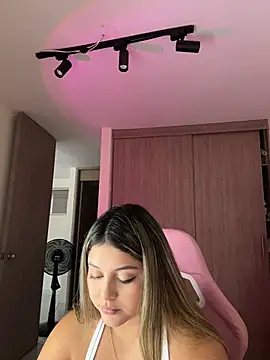 lunablossom_'s Live XXX Chat