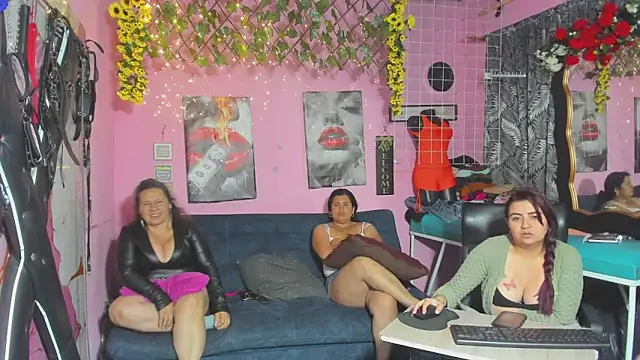 แชท XXX สดของ lesbiancuple