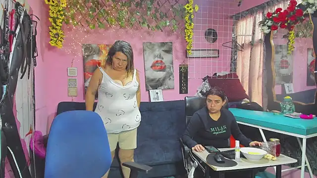 lesbiancuple Webcam Show