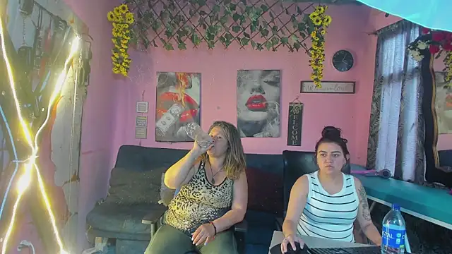 הופעת וובקאם של lesbiancuple