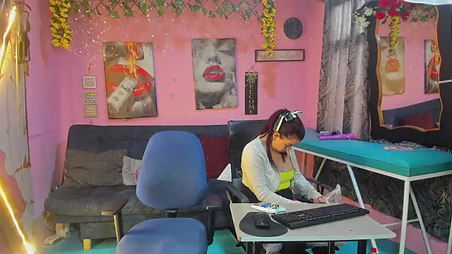 Show modela lesbiancuple na web-kameri