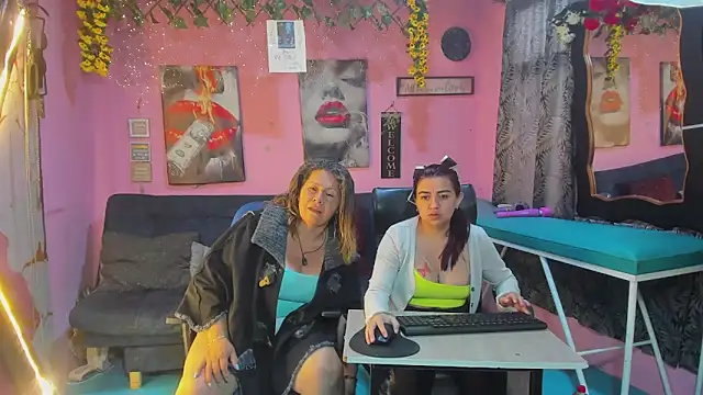lesbiancuple Adlı Modelin Canlı XXX Sohbeti