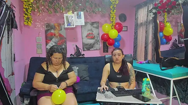 lesbiancuple webcam show