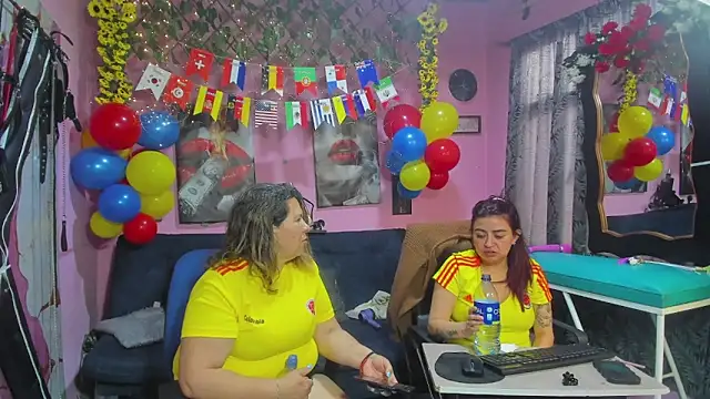 lesbiancuple's Webcam Show